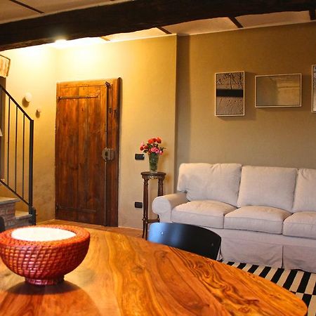 Casa Cucco Lägenhet Serralunga d'Alba Exteriör bild