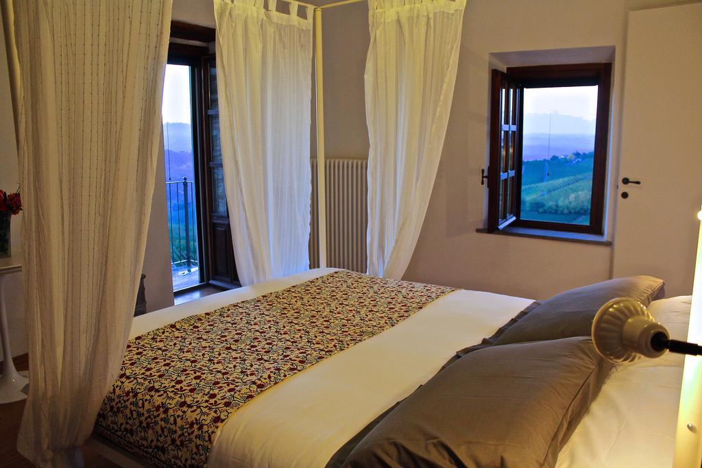 Casa Cucco Lägenhet Serralunga d'Alba Exteriör bild